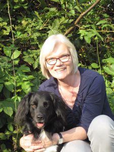 Vera Knoll – Mensch und Tier Hand in Hand
